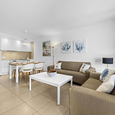 Апартаменты Casahost Bastian Boutique I Seaview Коста-Тегисе Экстерьер фото