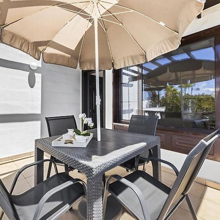 Апартаменты Casahost Bastian Boutique I Seaview Коста-Тегисе Экстерьер фото