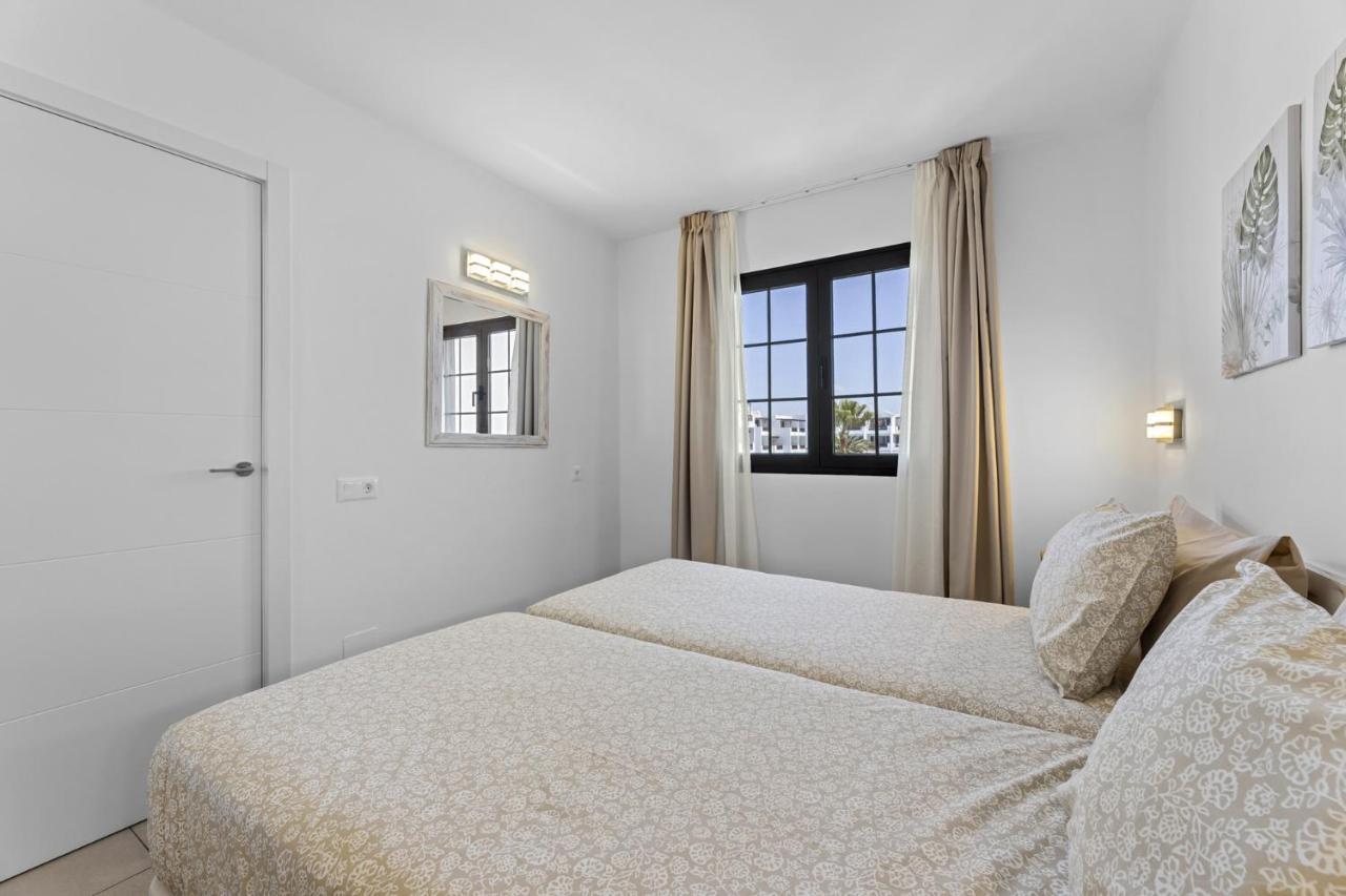 Апартаменты Casahost Bastian Boutique I Seaview Коста-Тегисе Экстерьер фото