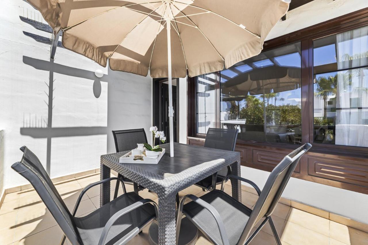 Апартаменты Casahost Bastian Boutique I Seaview Коста-Тегисе Экстерьер фото